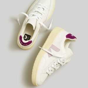 NEW Veja V-12 Mesh Sneakers EU 38 / Womens Size 7 Extra White Parme Magenta